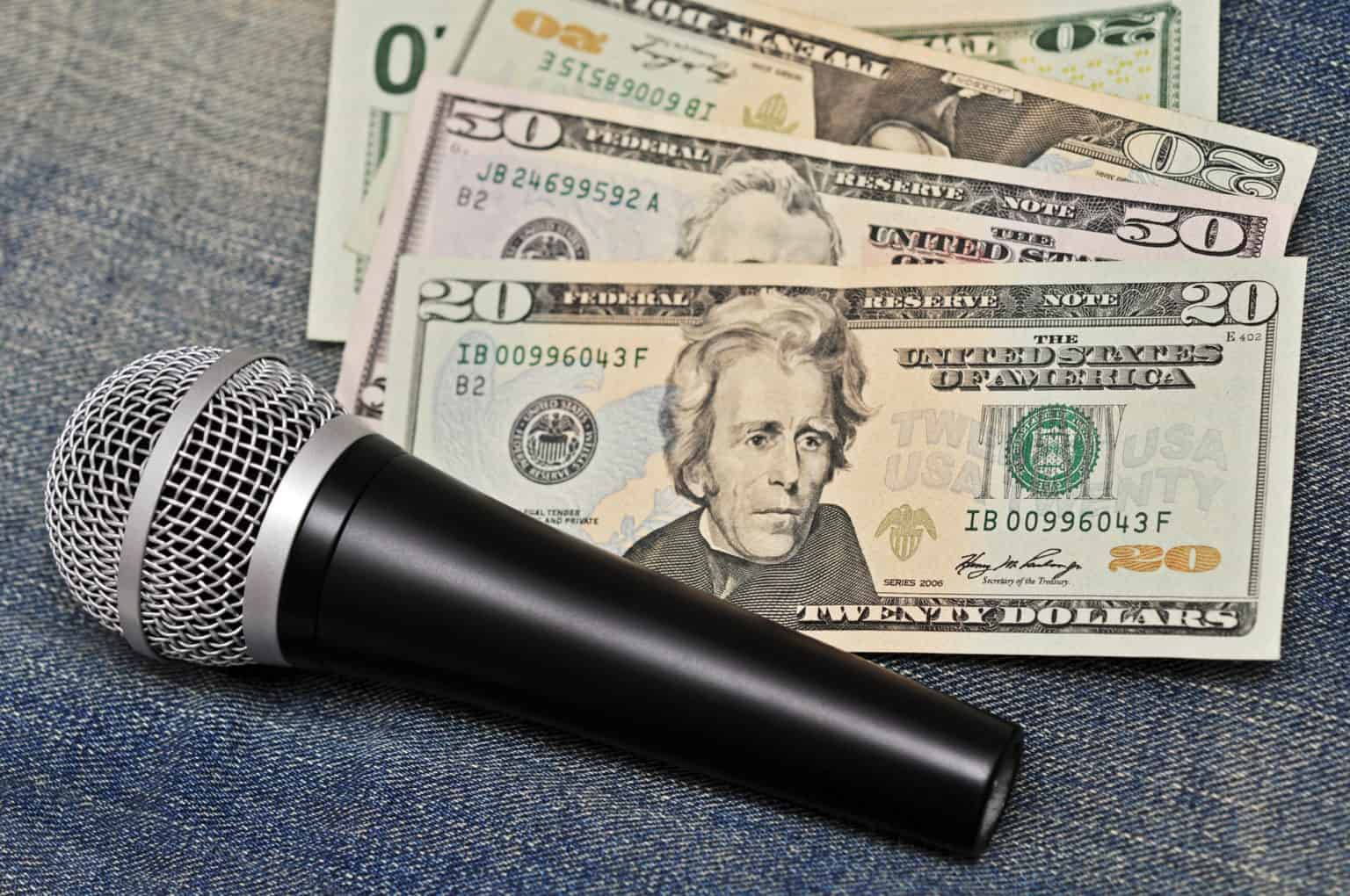 Big money mic. Деньги и микрофон. Микрофон из денег. Фон микрофон деньги. Микрофон и деньги Noymann.